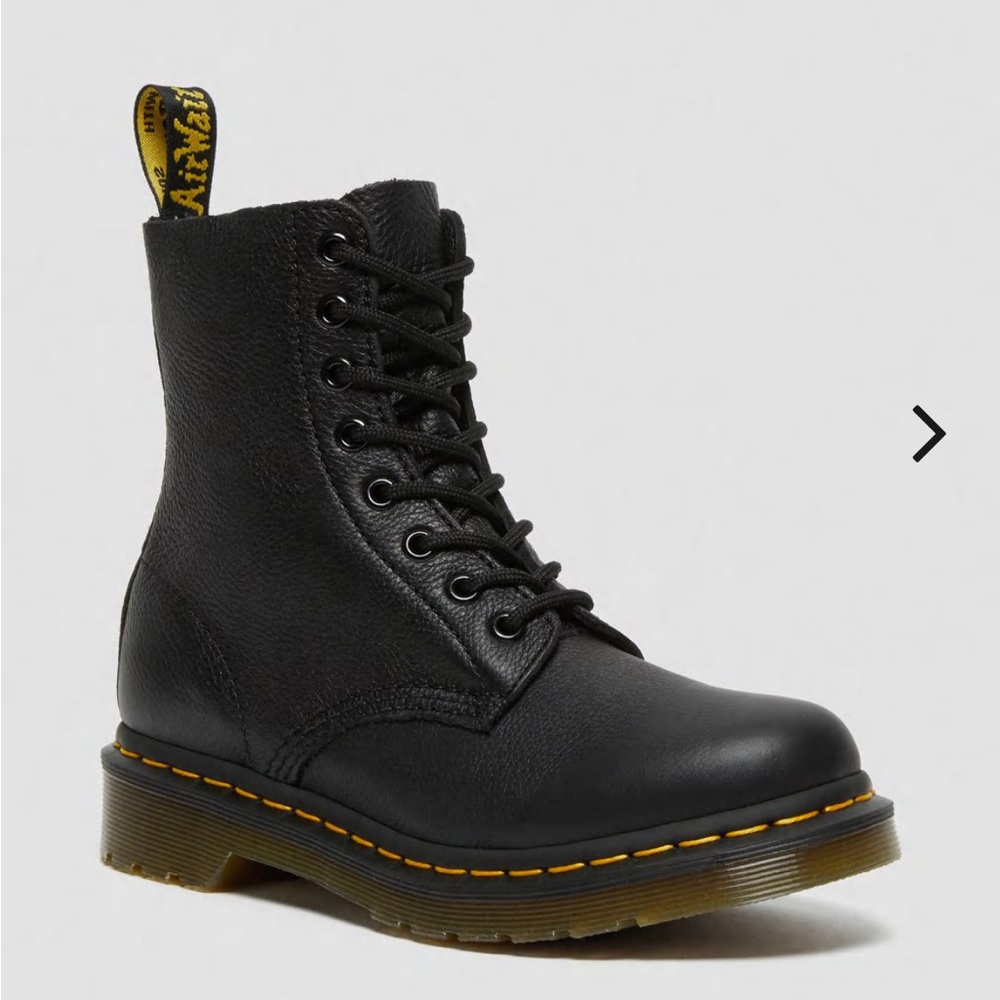 1460 Women’s Pascal Virginia Leather Boots